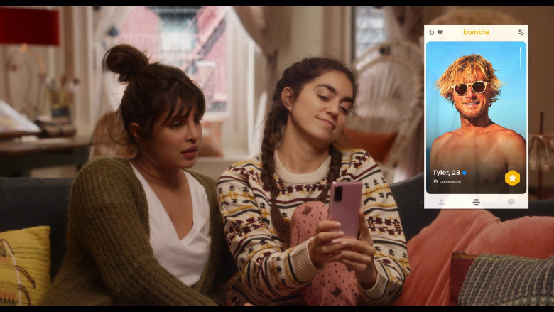 Bumble Online Dating Application Used by Priyanka Chopra Jonas as Mira Ray and Sofia Barclay as Suzy Ray in Love Again (2023) - 373128