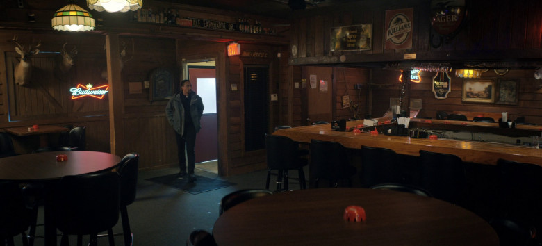 Budweiser, Schlitz, George Killian's Irish Red and Michelob Beer Signs in The Big Door Prize S01E09 "Deerfest: Part One" (2023) - 368577