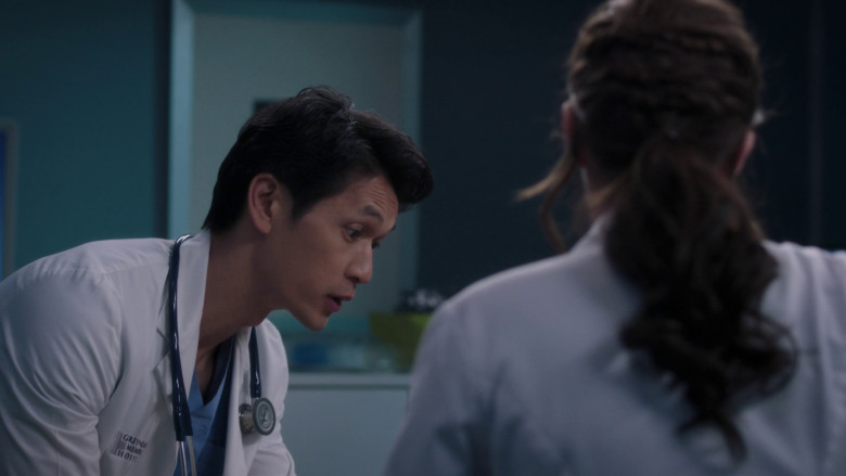 3M Littmann Stethoscope in Grey's Anatomy S19E20 "Happily Ever After?" (2023) - 372389