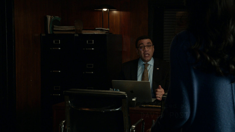 Apple MacBook Laptops in The Blacklist S10E11 "The Man in the Hat" (2023) - 368253