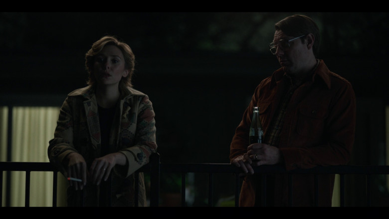 Coca-Cola Soda Bottle in Love & Death S01E06 "The Big Top" (2023) - 371970