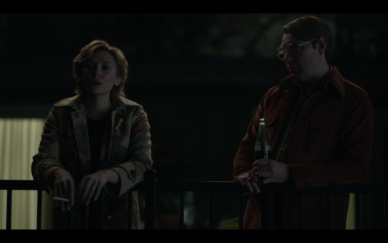 Coca-Cola Soda Bottle in Love & Death S01E06 "The Big Top" (2023)
