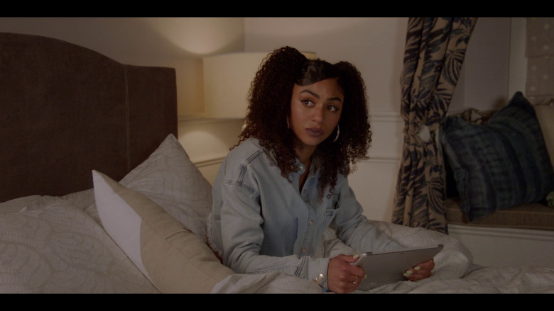 Microsoft Surface Tablets in All American S05E19 "Sabotage" (2023) - 368002