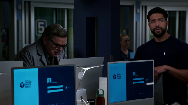 Apple iMac Computers in Chicago Med S08E22 "Does One Door Close and Another One Open?" (2023) - 374583