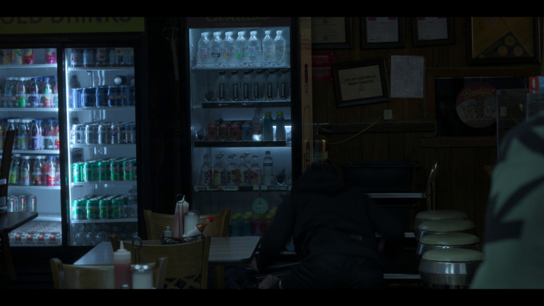 Hal's New York Seltzer Water, Essentia Water, Polka Pop Sparkling Water, Hint Water in Power Book II: Ghost S03E09 "A Last Gift" (2023) - 372440