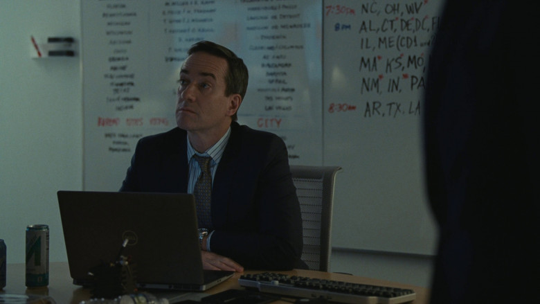 A SHOC Accelerator Energy Drink and Dell Laptop in Succession S04E08 "America Decides" (2023) - 369558