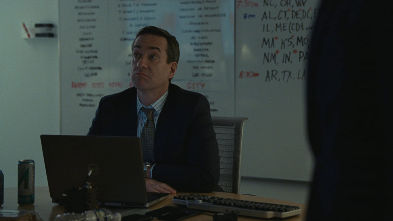A SHOC Accelerator Energy Drink and Dell Laptop in Succession S04E08 "America Decides" (2023) - 369561