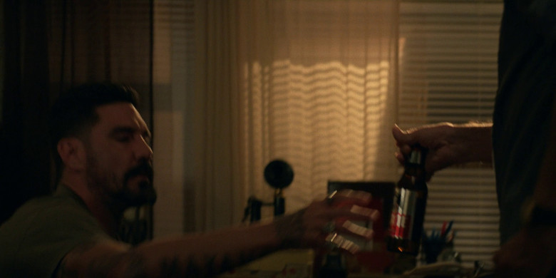 Tecate Beer in Mayans M.C. S05E01 "I Hear the Train A-Comin" (2023) - 374677