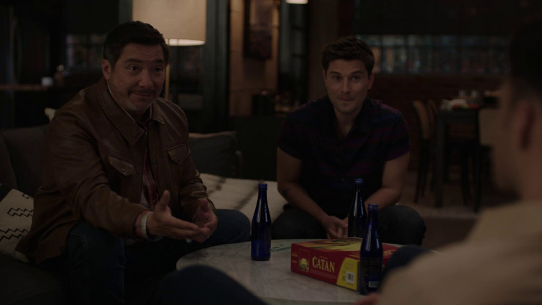 Catan Board Game and Apple iPhone in 9-1-1: Lone Star S04E17 "Best of Men" (2023) - 371083