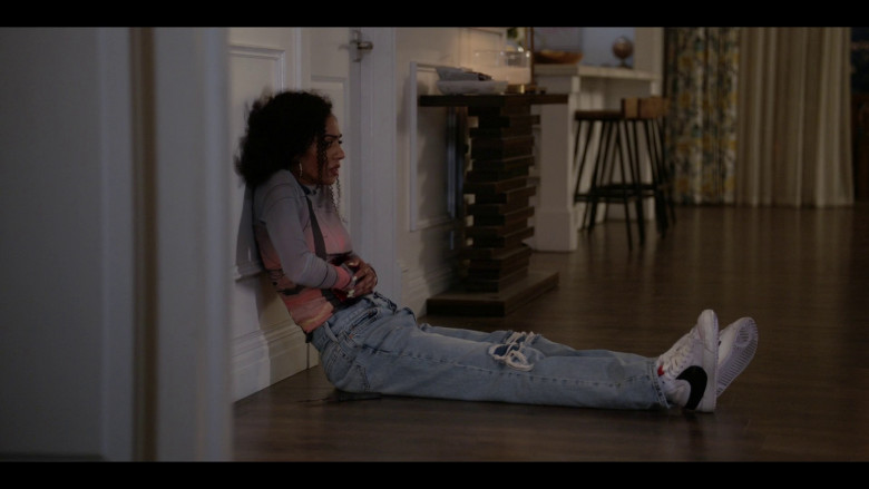 Nike Sneakers in All American S05E20 "Now That We've Found Love" (2023) - 370428