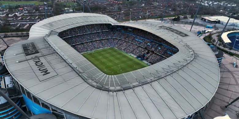 Etihad Stadium (City of Manchester Stadium) in Ted Lasso S03E11 "Mom City" (2023) - 373648