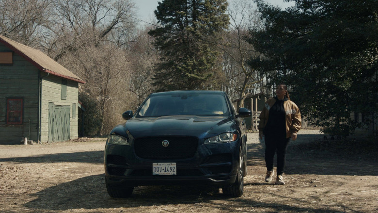 Jaguar F-Pace Car of Queen Latifah as Robyn McCall in The Equalizer S03E17 "Justified" (2023) - 370389