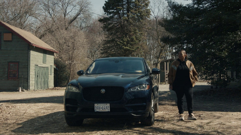 Jaguar F-Pace Car of Queen Latifah as Robyn McCall in The Equalizer S03E17 "Justified" (2023) - 370390