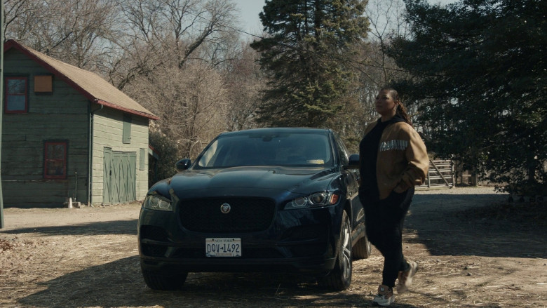Jaguar F-Pace Car of Queen Latifah as Robyn McCall in The Equalizer S03E17 "Justified" (2023) - 370392
