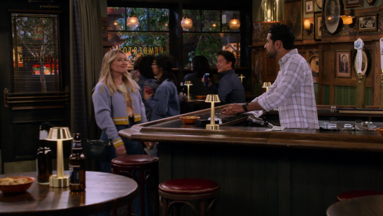 Red Bull Energy Drink and Blue Moon Beer in How I Met Your Father S02E13 "Family Business" (2023) - 375252