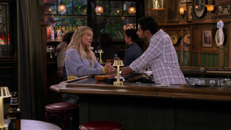 Red Bull Energy Drink and Blue Moon Beer in How I Met Your Father S02E13 "Family Business" (2023) - 375254