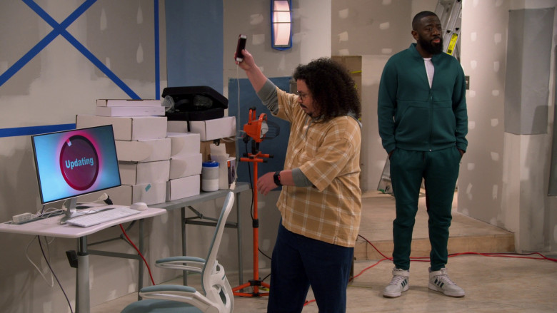 Adidas Men's Sneakers Worn by Sheaun McKinney as Malcolm Butler in The Neighborhood S05E21 "Welcome to the Fatherhood" (2023) - 372486