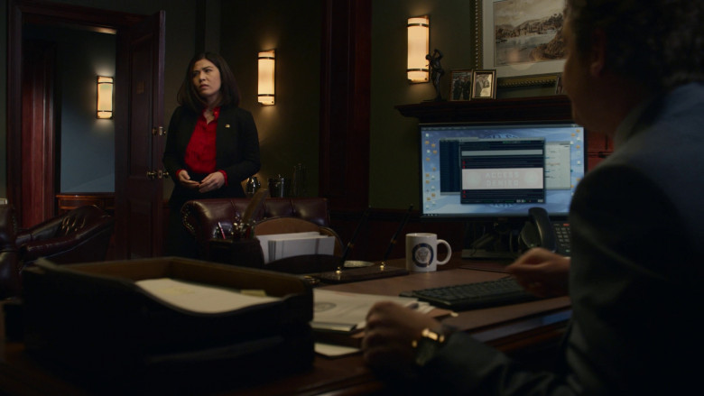 Dell Monitor of Toby Leonard Moore as Congressman Arthur Hudson in The Blacklist S10E13 "The Sicilian Error of Color" (2023) - 372954