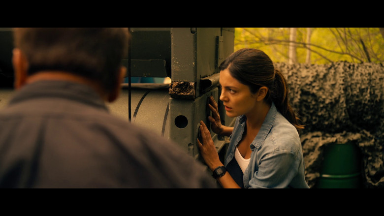 Casio Watch of Monica Barbaro as Emma Brunner in FUBAR S01E01 "Take Your Daughter to Work Day" (2023) - 373979
