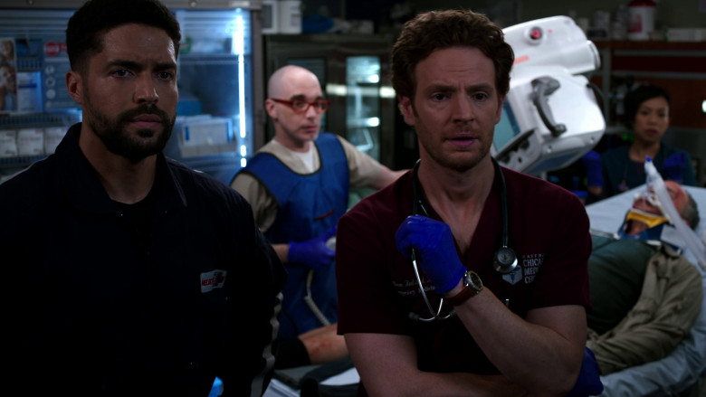 3M Littmann Stethoscopes in Chicago Med S08E22 "Does One Door Close and Another One Open?" (2023) - 374573