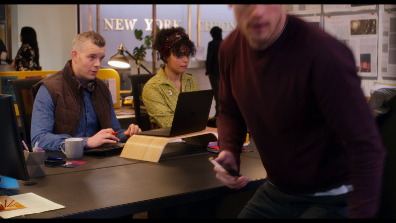 Microsoft Surface Laptops in Love Again (2023) - 373264