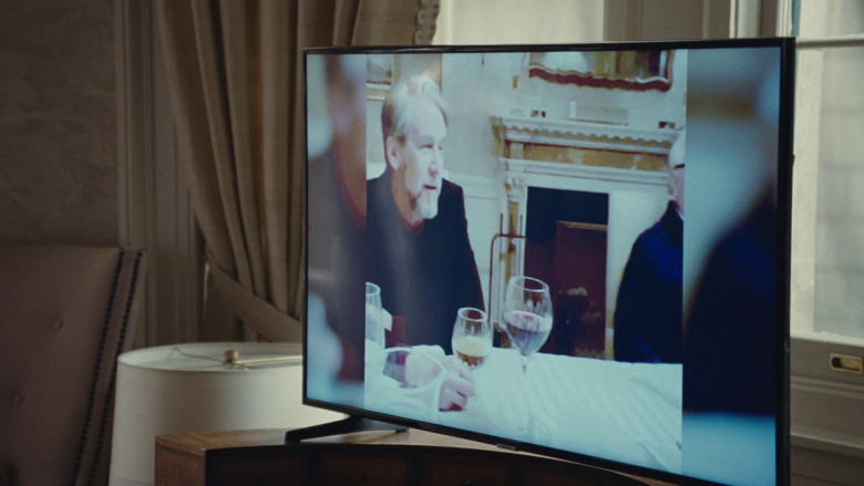 Samsung TV in Succession S04E10 "With Open Eyes" (2023) - 374850