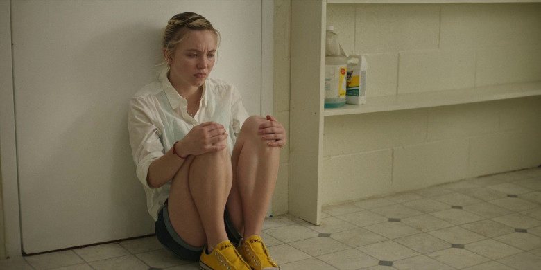 Converse Yellow Shoes Worn by Sydney Sweeney as Reality Winner in Reality (2023) - 375105