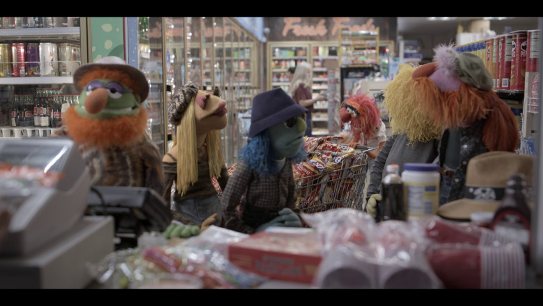 Coca-Cola Bottles, Tostitos and Pringles Chips in The Muppets Mayhem S01E02 "Track 2: True Colors" (2023) - 368706