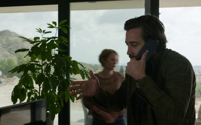 OnePlus Android Smartphone Used by Jake Gyllenhaal as Sgt. John Kinley in The Covenant (2023)