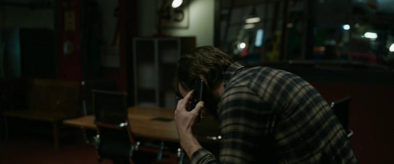 OnePlus Android Smartphone Used by Jake Gyllenhaal as Sgt. John Kinley in The Covenant (2023) - 367907