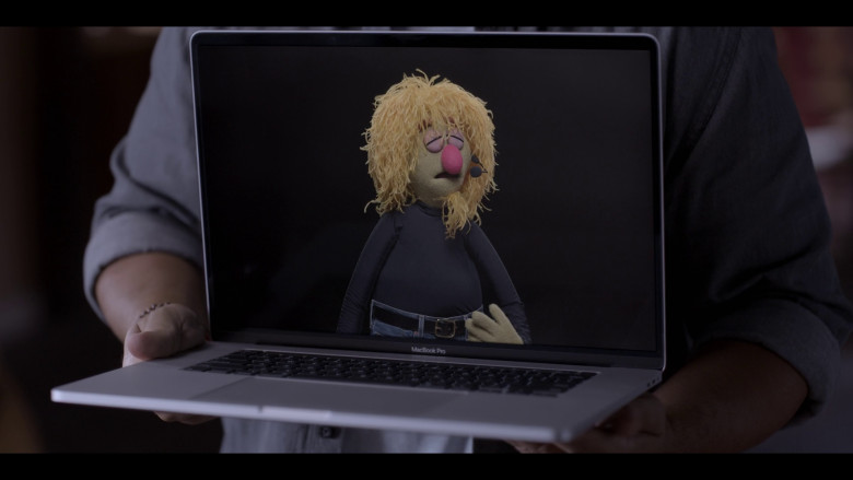 Apple MacBook Laptop in The Muppets Mayhem S01E10 "Track 10: We Will Rock You" (2023) - 368795