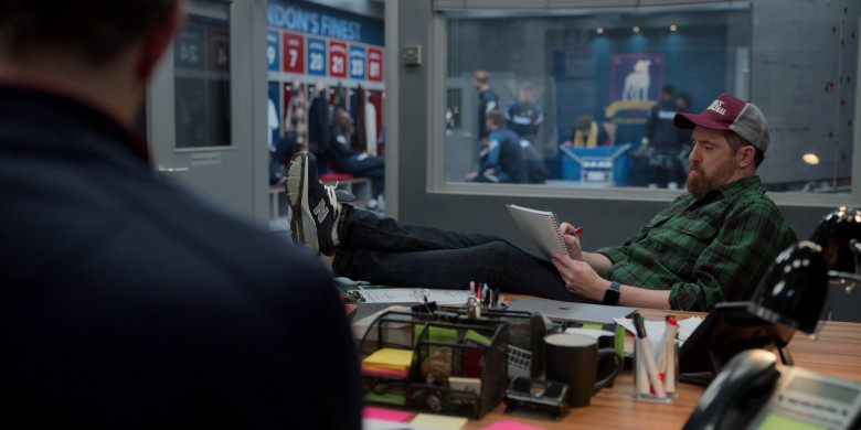 New Balance Sneakers, Apple MacBook and Smartwatch of Brendan Hunt as Coach Willis Beard in Ted Lasso S03E12 "So Long, Farewell" (2023) - 375372