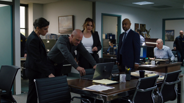 Apple MacBook Laptops in Law & Order: Organized Crime S03E22 "With Many Names" (2023) - 372721