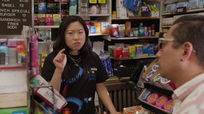 Advil, Bayer, Altoids, Tums in Awkwafina Is Nora From Queens S03E05 "Bad Grandma" (2023) - 374407
