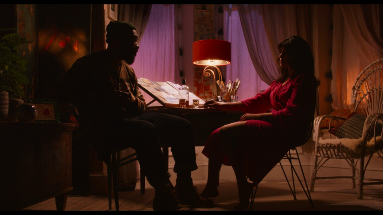 Bulleit Bourbon Whiskey Enjoyed by Arinzé Kene as John Wright and Priyanka Chopra as Mira Ray in Love Again (2023) - 373086