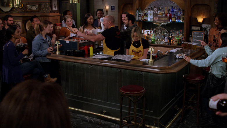 Blue Moon Beer, Bombay Sapphire Gin, Miller Lite, Coors Banquet Beer, Peroni, Roxx Vodka, Milagro, Don Julio, Mezan Chiriquí Rum, Martell Cognac, Tanqueray Gin, Ketel One, Herradura Tequila, Tito's Vodka in How I Met Your Father S02E13 "Family Business" (2023) - 375143