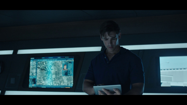 Apple iPad Tablet in Titans S04E12 "Titans Forever" (2023) - 369040