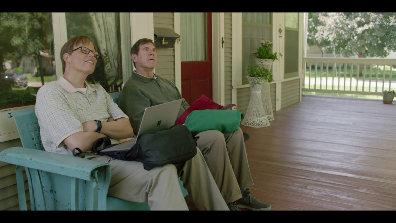 Microsoft Surface Laptop Used by Jeff Hiller as Joel in Somebody Somewhere S02E03 "SLS" (2023) - 368227