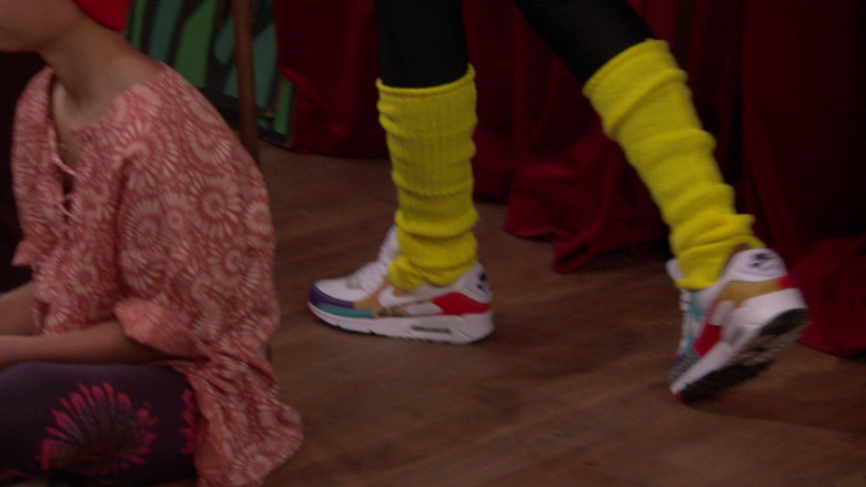 Nike Sneakers in The Neighborhood S05E22 "Welcome to the Opening Night" (2023) - 373931