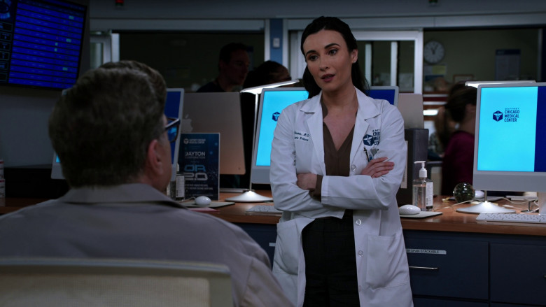 Apple iMac Computers in Chicago Med S08E21 "Might Feel Like It's Time for a Change" (2023) - 371840
