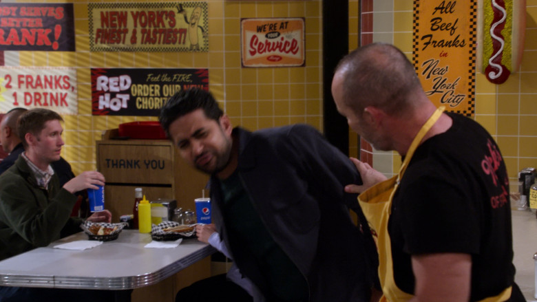 Pepsi Soda Cups in How I Met Your Father S02E12 "Not a Mamma Mia"  (2023) - 373447