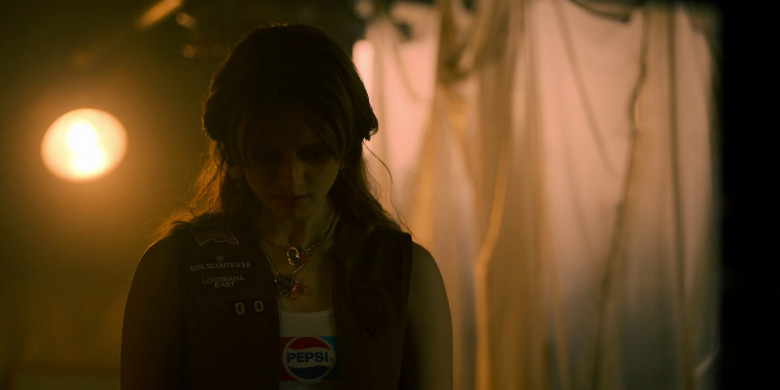 Pepsi Crop Top Worn by Alexandra Doke as Sewer Girl in City on Fire S01E04 "Land of a Thousand Dances" (2023) - 372354