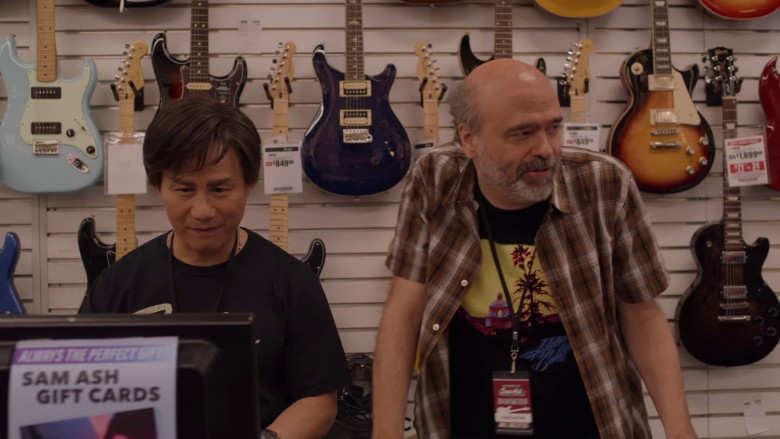 Sam Ash Music Store in Awkwafina Is Nora From Queens S03E03 "Love & Order" (2023) - 368832