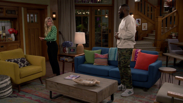 Adidas Men's Shoes Worn by Sheaun McKinney as Malcolm Butler in The Neighborhood S05E20 "Welcome to the Other Neighborhood" (2023) - 369011