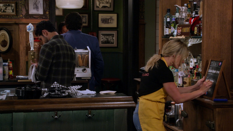 Blue Moon Beer, Ketel One and Tito's Vodka in How I Met Your Father S02E13 "Family Business" (2023) - 375149