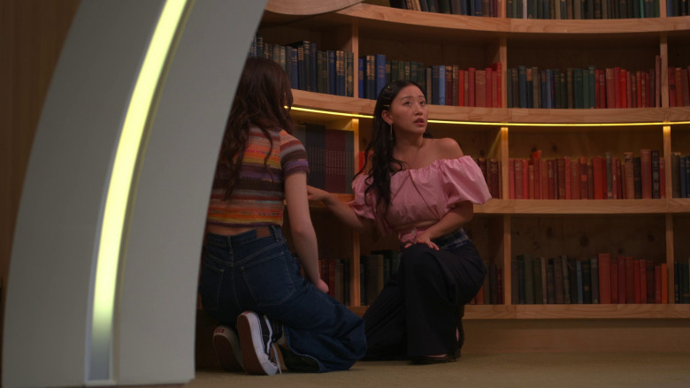 Vans Sneakers Worn by Anna Cathcart as Katherine Song Covey in XO, Kitty S01E07 "TIL" (2023) - 371706