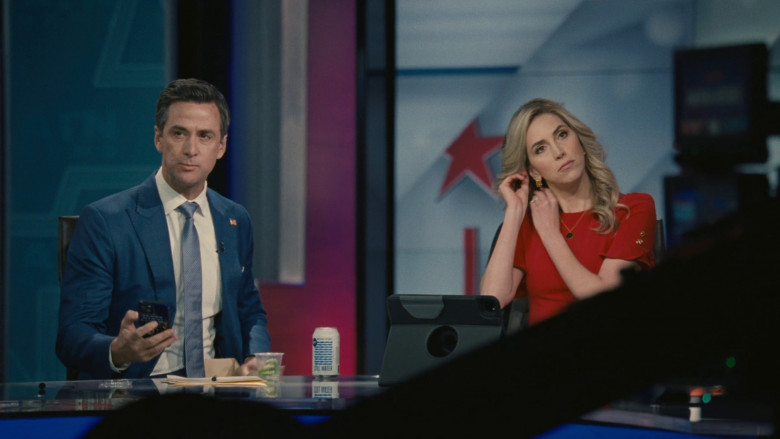 Open Water Still Can and Apple iPad Tablet in Succession S04E08 "America Decides" (2023) - 369828