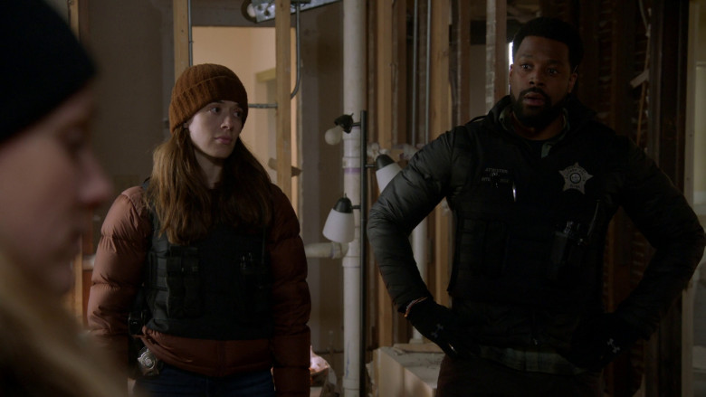 Under Armour Gloves in Chicago P.D. S10E21 "New Life" (2023) - 371900