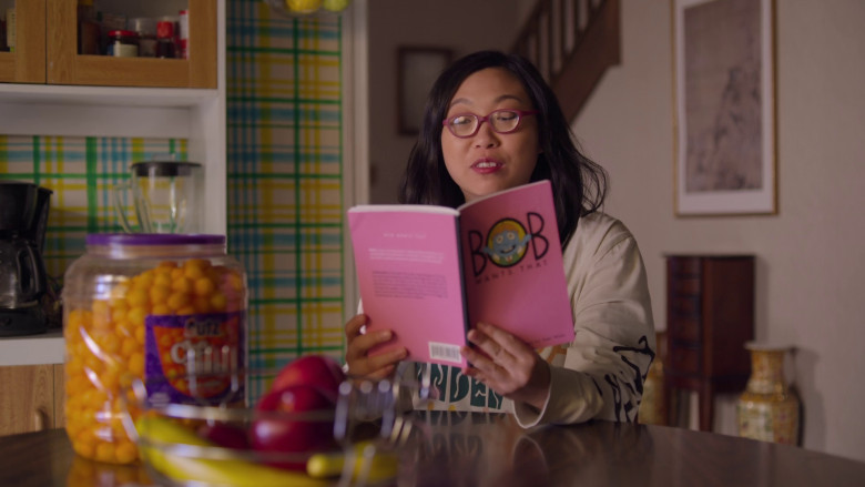 Utz Cheese Balls in Awkwafina Is Nora From Queens S03E03 "Love & Order" (2023) - 368840