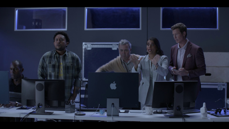 Apple iMac Computer in The Muppets Mayhem S01E08 "Track 8: Virtual Insanity" (2023) - 368743